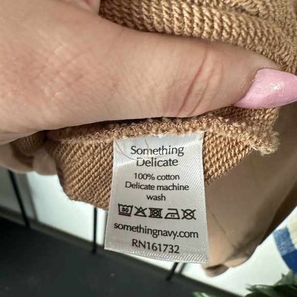 Something Navy Tan quilted fleece pullover crew neck cropped sweatshirt top - Picture 5 of 6